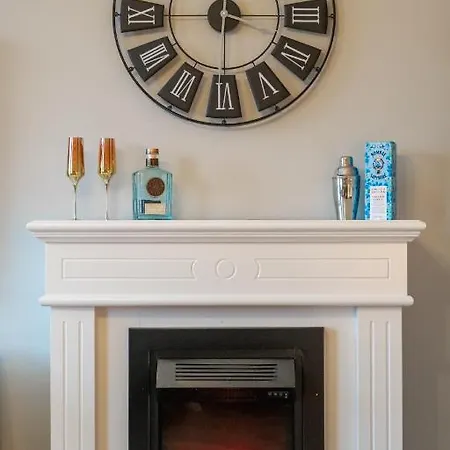 Kiel, Renovierte Innenstadtwohnung, 24h Check-in, 2 Kostenlose Fahrraeder Kiel