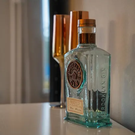 Kiel, Renovierte Innenstadtwohnung, 24h Check-in, 2 Kostenlose Fahrraeder