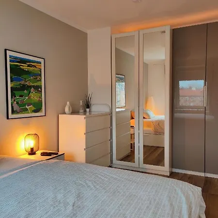 Kiel, Renovierte Innenstadtwohnung, 24h Check-in, 2 Kostenlose Fahrraeder Kiel