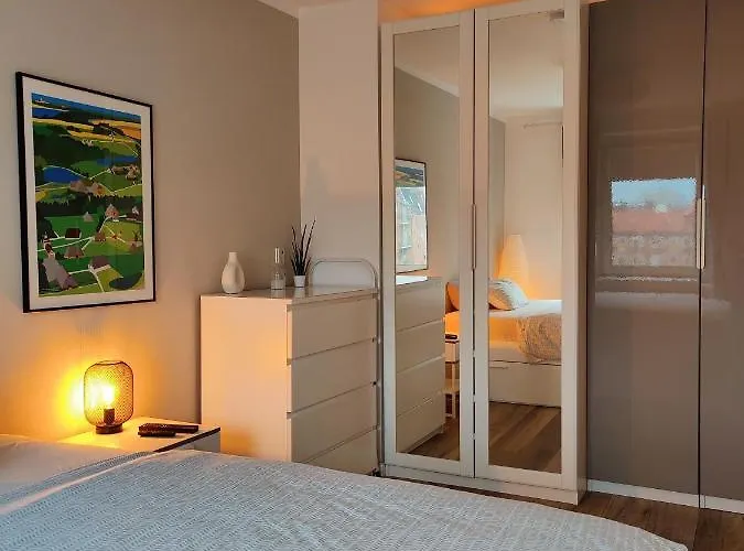 Kiel, Renovierte Innenstadtwohnung, 24h Check-in, 2 Kostenlose Fahrraeder Kiel